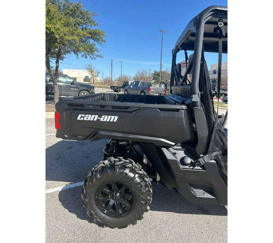 2025 Can-Am Defender DPS HD10
