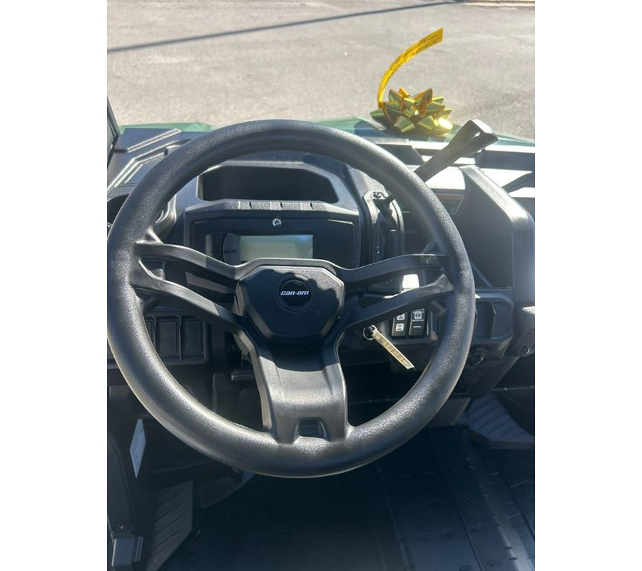 2025 Can-Am Defender DPS HD10