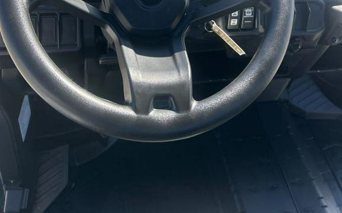 2025 Can-Am Defender DPS HD10