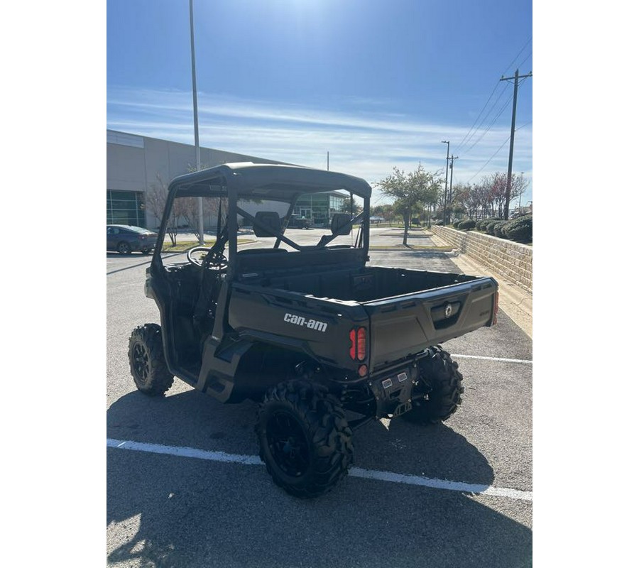 2025 Can-Am Defender DPS HD10