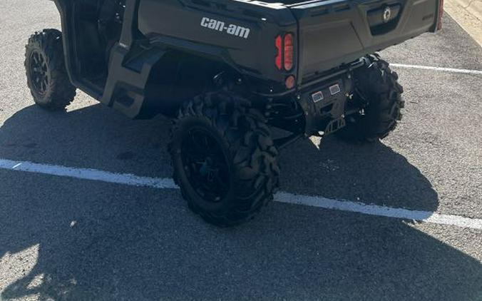 2025 Can-Am Defender DPS HD10