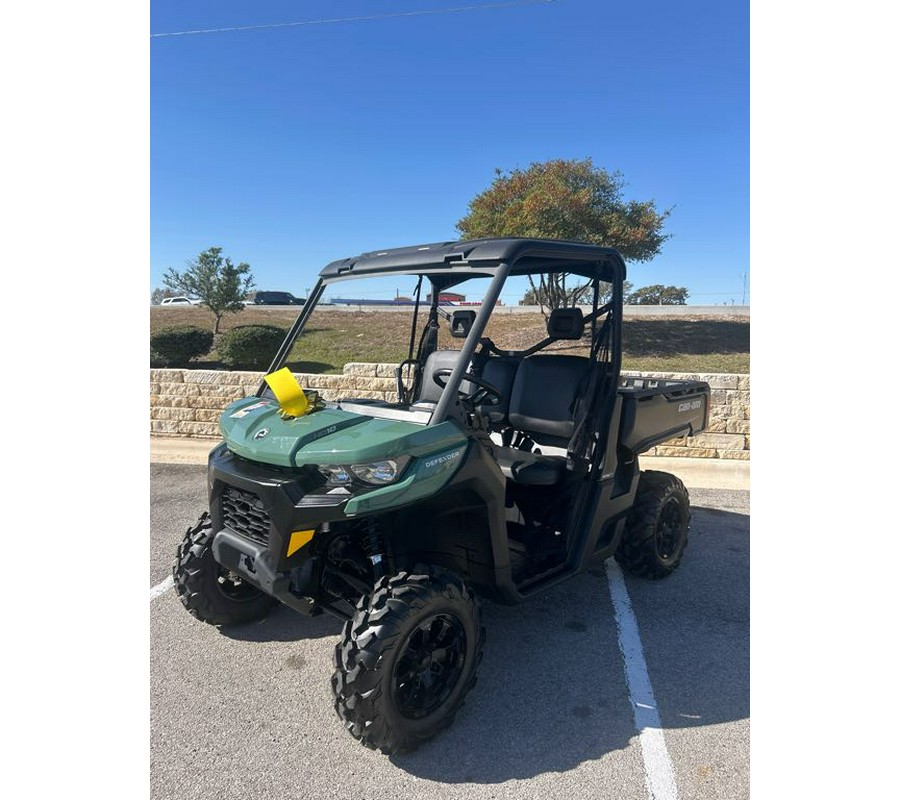 2025 Can-Am Defender DPS HD10