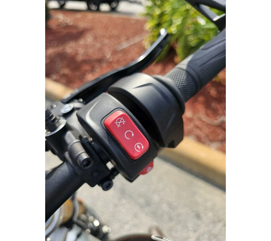 2025 Triumph Speed Twin 1200 RS Sapphire Black RS