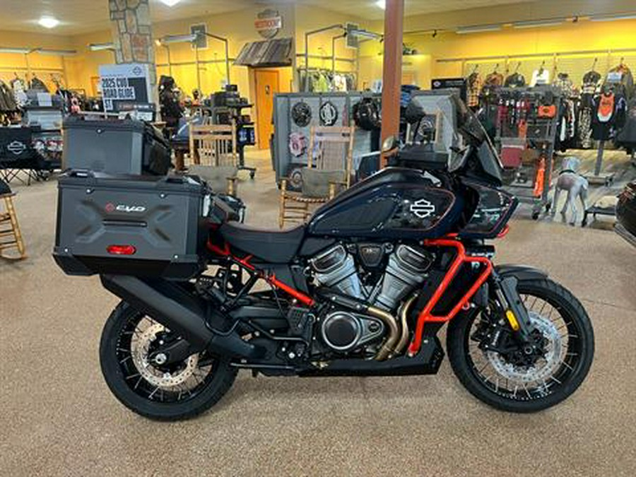 2025 Harley-Davidson CVO™ Pan America®