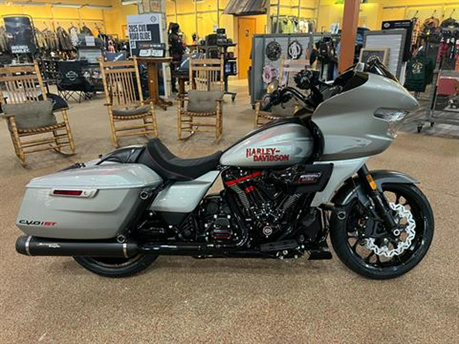 2025 Harley-Davidson CVO™ Road Glide® ST