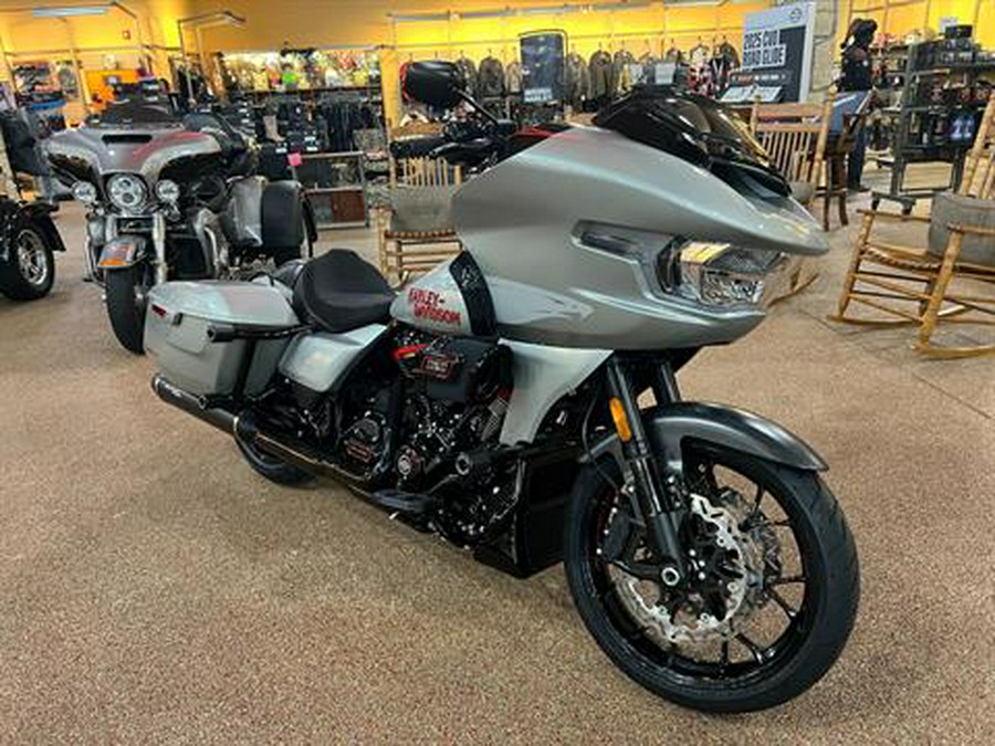 2025 Harley-Davidson CVO™ Road Glide® ST