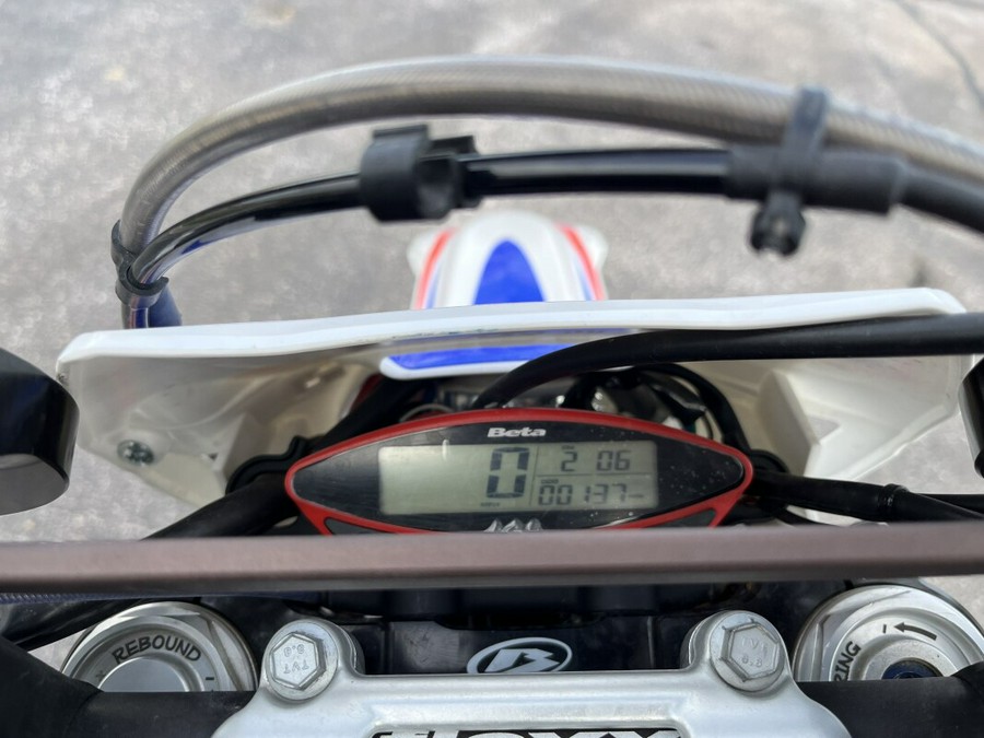 2022 Beta Xtrainer 2T 300