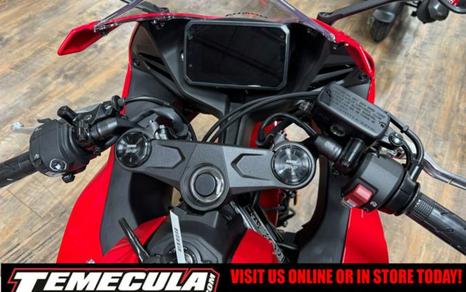 2026 Honda CBR650R E-Clutch