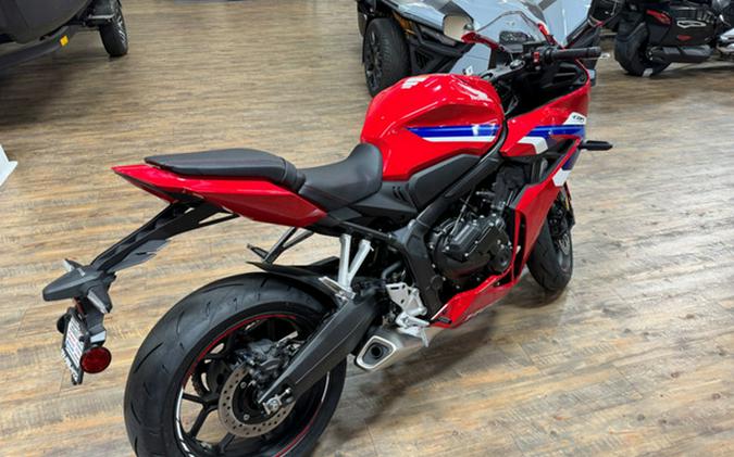 2026 Honda CBR650R E-Clutch