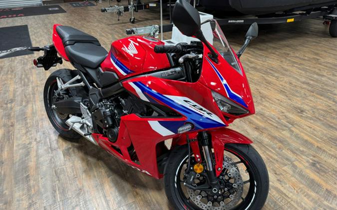 2026 Honda CBR650R E-Clutch