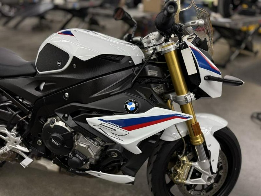 2018 BMW S 1000 R Light WT / Lupin BL Metallic / Racing RD