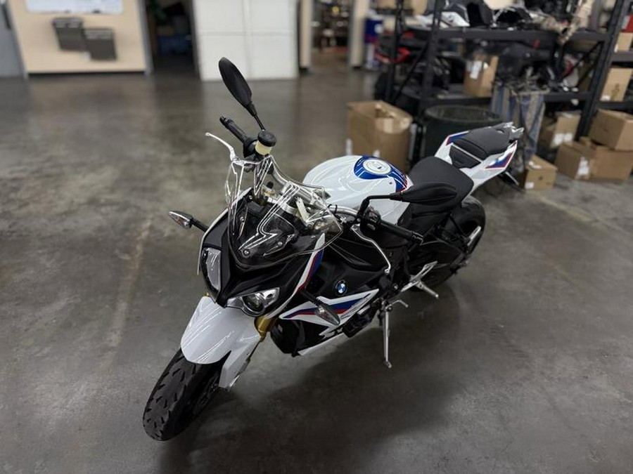 2018 BMW S 1000 R Light WT / Lupin BL Metallic / Racing RD