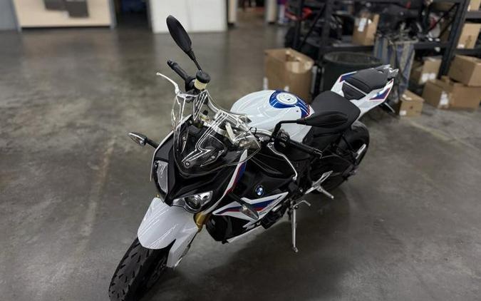 2018 BMW S 1000 R Light WT / Lupin BL Metallic / Racing RD