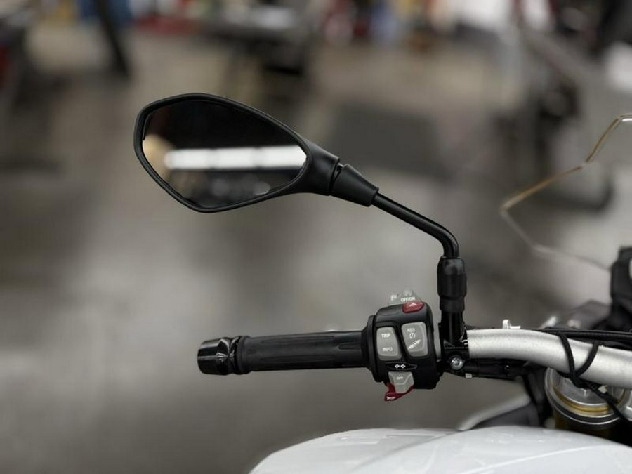 2018 BMW S 1000 R Light WT / Lupin BL Metallic / Racing RD