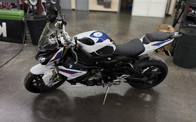 2018 BMW S 1000 R Light WT / Lupin BL Metallic / Racing RD