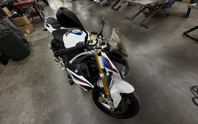 2018 BMW S 1000 R Light WT / Lupin BL Metallic / Racing RD