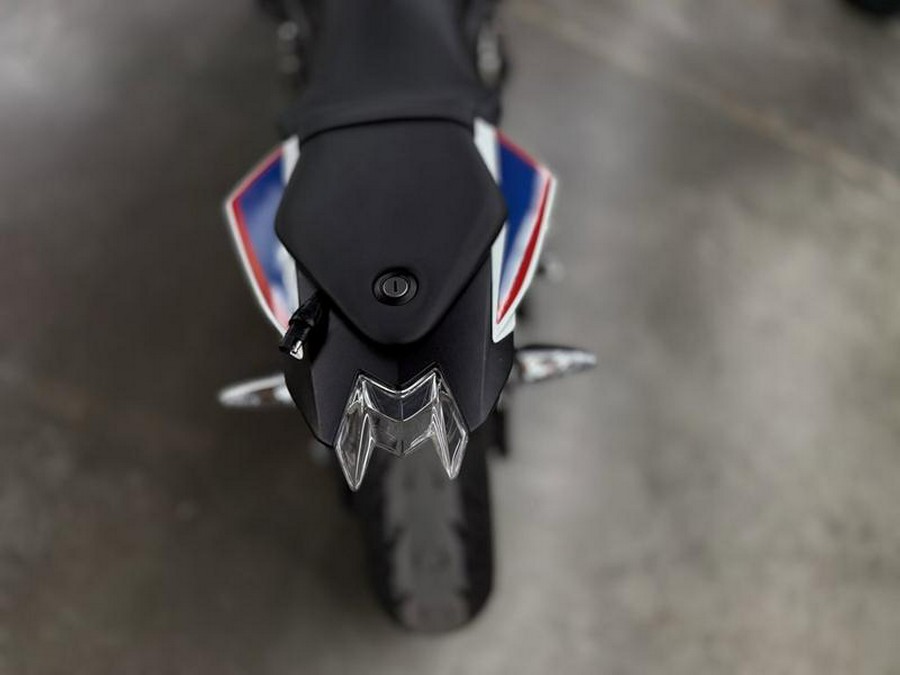 2018 BMW S 1000 R Light WT / Lupin BL Metallic / Racing RD