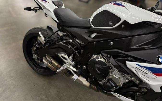 2018 BMW S 1000 R Light WT / Lupin BL Metallic / Racing RD
