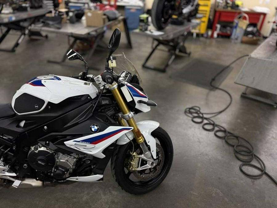 2018 BMW S 1000 R Light WT / Lupin BL Metallic / Racing RD