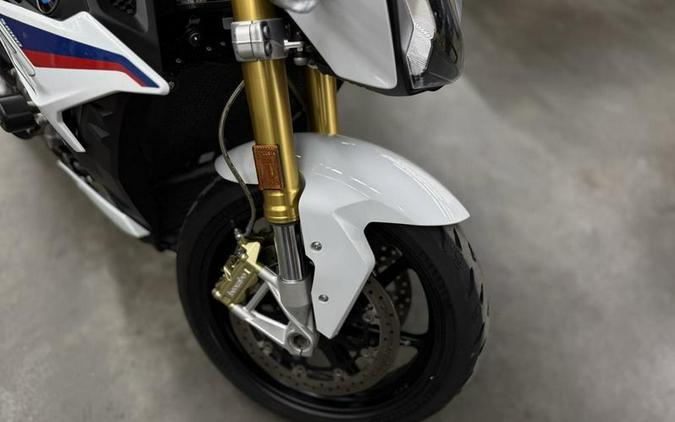 2018 BMW S 1000 R Light WT / Lupin BL Metallic / Racing RD