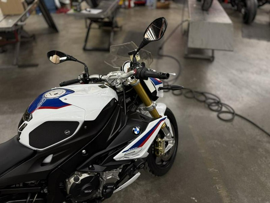 2018 BMW S 1000 R Light WT / Lupin BL Metallic / Racing RD