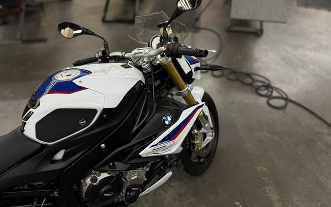 2018 BMW S 1000 R Light WT / Lupin BL Metallic / Racing RD