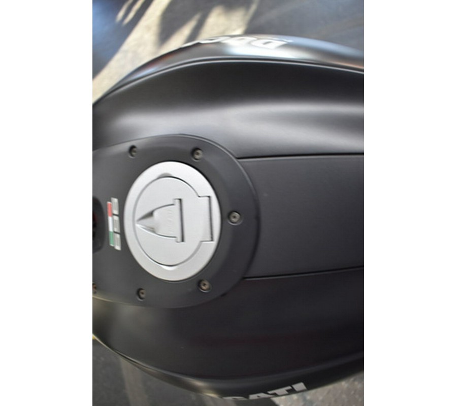 2009 Ducati Monster 696