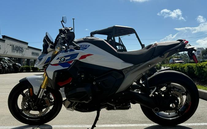 2026 BMW R 1300 R