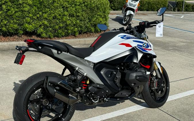 2026 BMW R 1300 R