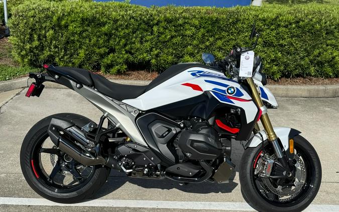 2026 BMW R 1300 R