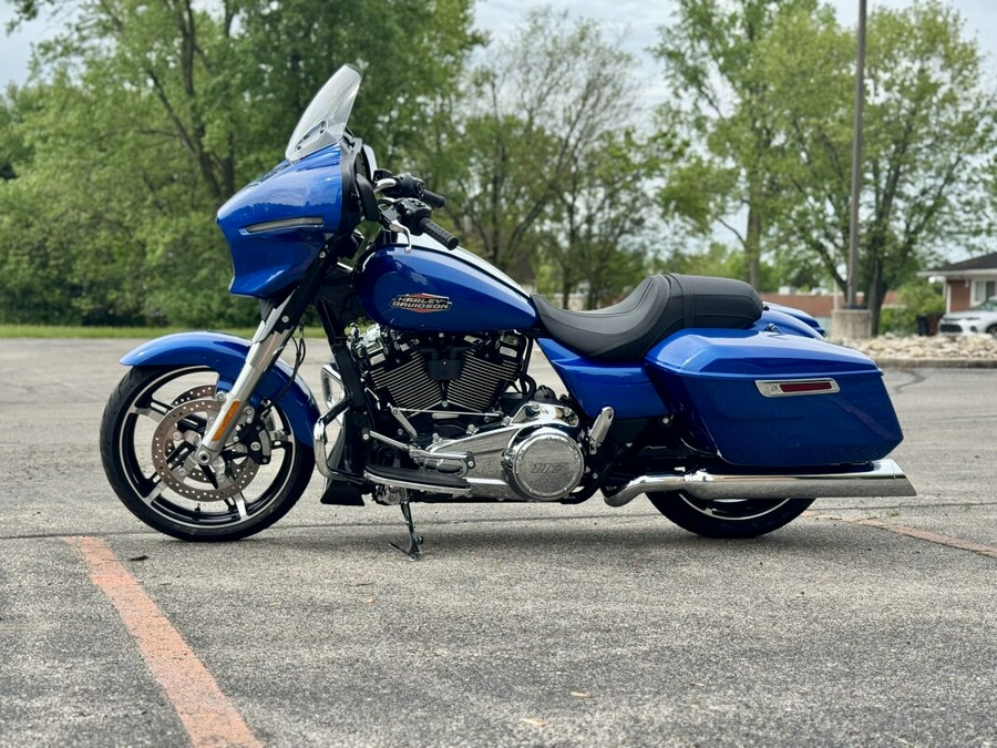 2025 Harley-Davidson Street Glide® Blue Burst