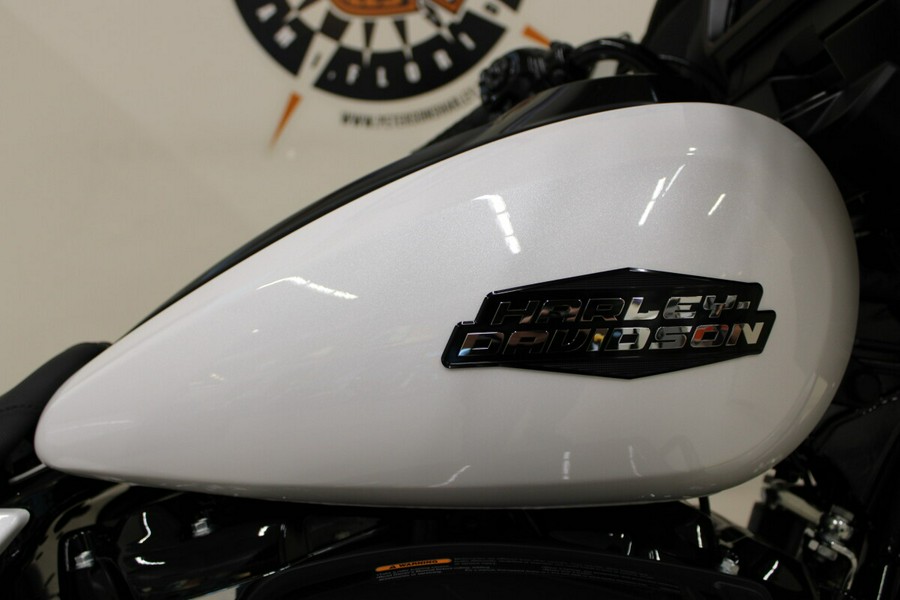 FLHX 2024 Street Glide®