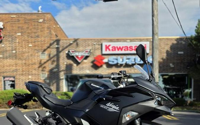 2026 Kawasaki Ninja® 500 ABS Metallic Flat Spark Black