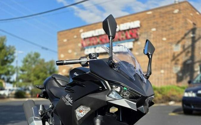 2026 Kawasaki Ninja® 500 ABS Metallic Flat Spark Black