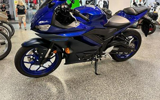 2023 Yamaha YZF-R3 ABS