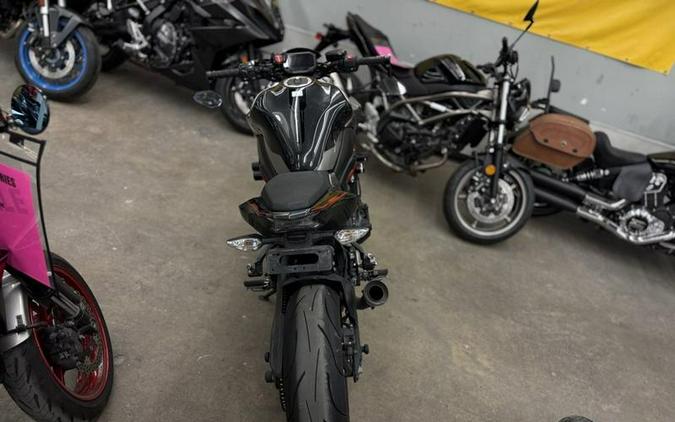 2023 Kawasaki Z900 ABS Metallic Black/Graphite Gray/Flat Black