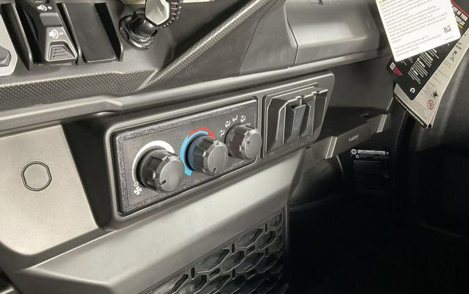 2026 Can-Am® Defender MAX Limited HD11 Desert Tan & Carbon Black