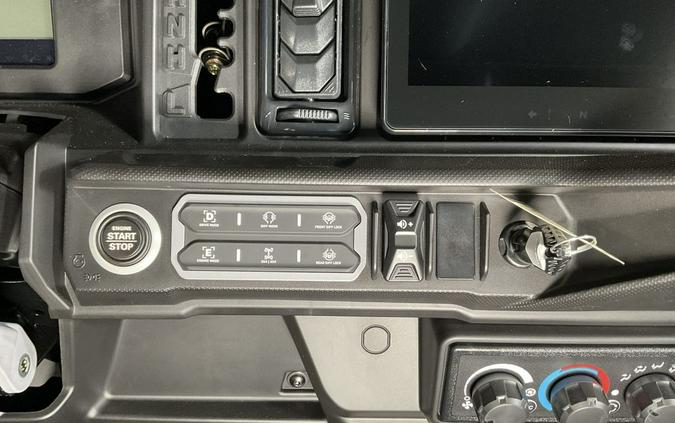 2026 Can-Am® Defender MAX Limited HD11 Desert Tan & Carbon Black