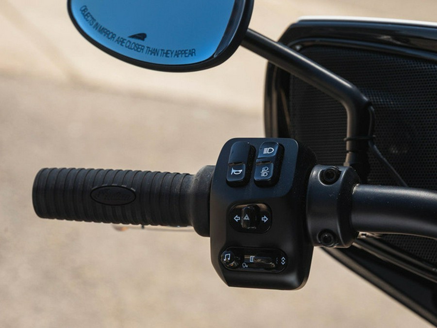 2025 Indian Chieftain Powerplus Dark Horse 112 W/Powerband