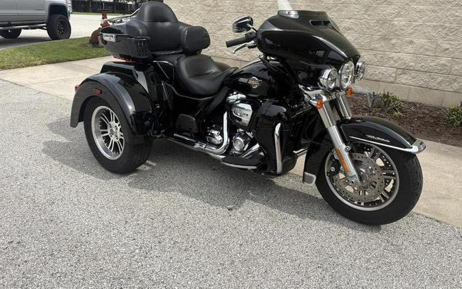 2022 Harley-Davidson® FLHTCUTG - Tri Glide® Ultra