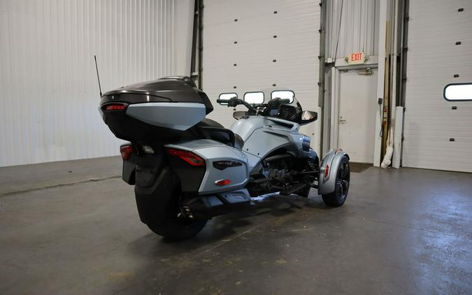 2022 Can-Am® Spyder F3 Limited Dark Wheels