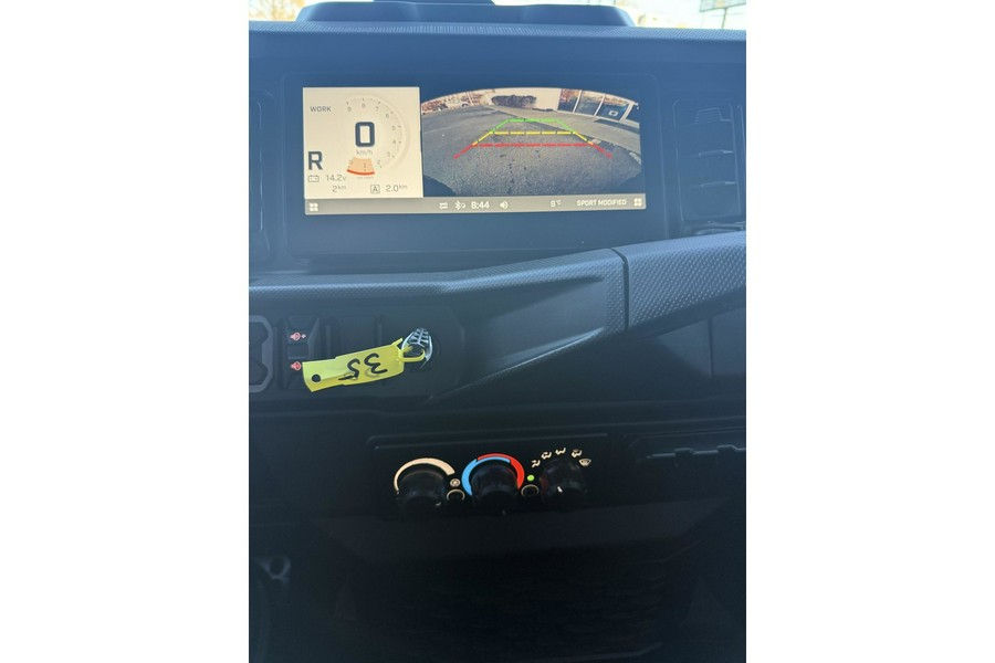 2026 Can-Am DEFENDER LIMITED CAB HD11