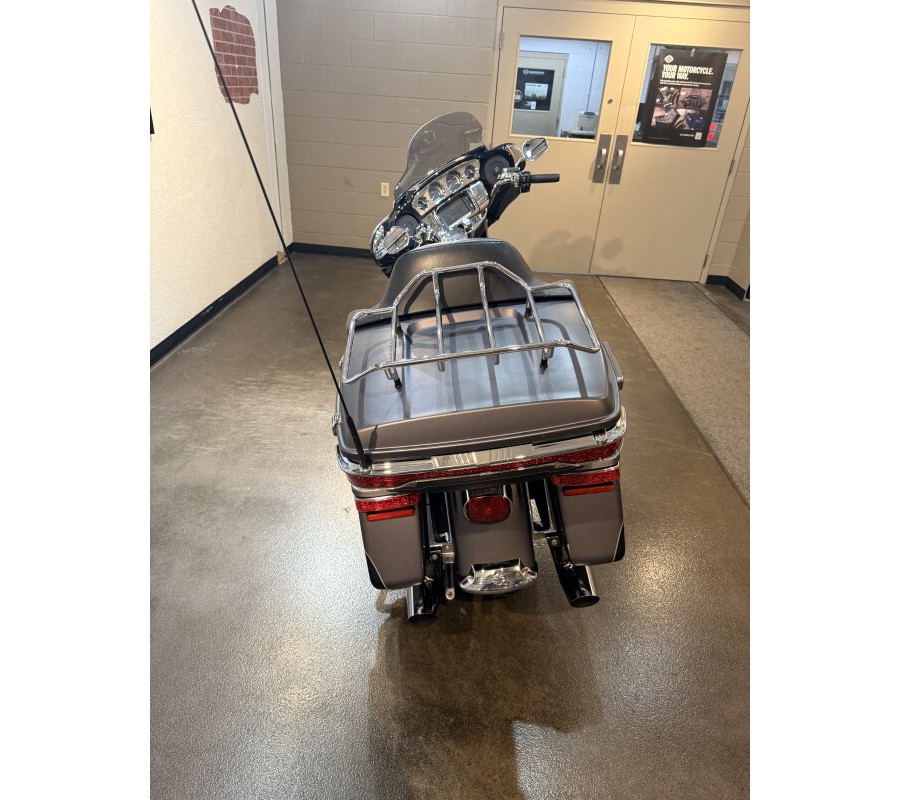 2017 Harley-Davidson® Ultra Limited Two-Tone Charcoal Denim/Black Denim