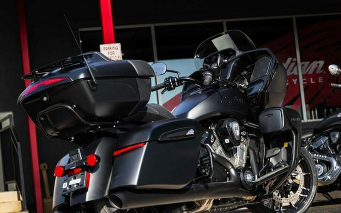 2026 Indian Pursuit Dark Horse 112 W/ Powerband Audio