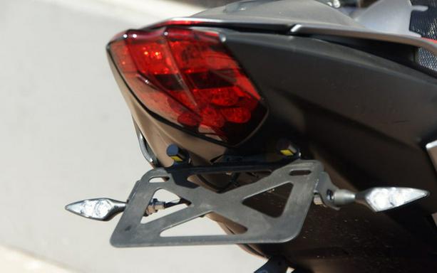 2022 Triumph Street Triple R Low Matte Silver Ice