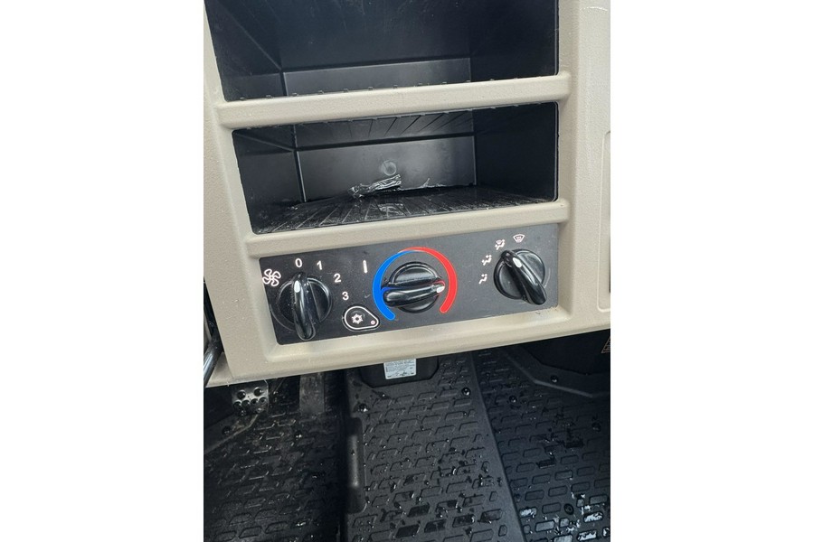 2024 GATOR XUV 835R - John Deere