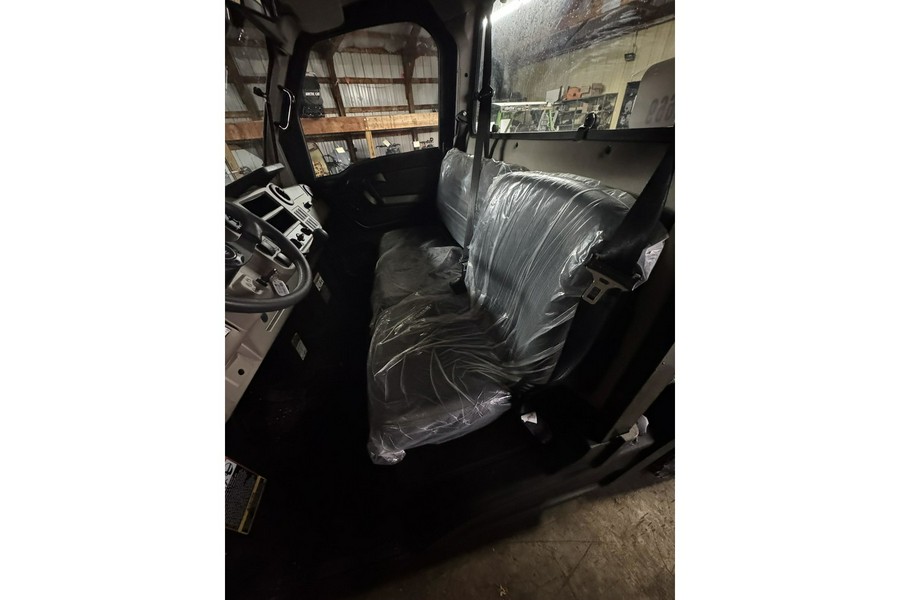 2024 GATOR XUV 835R - John Deere