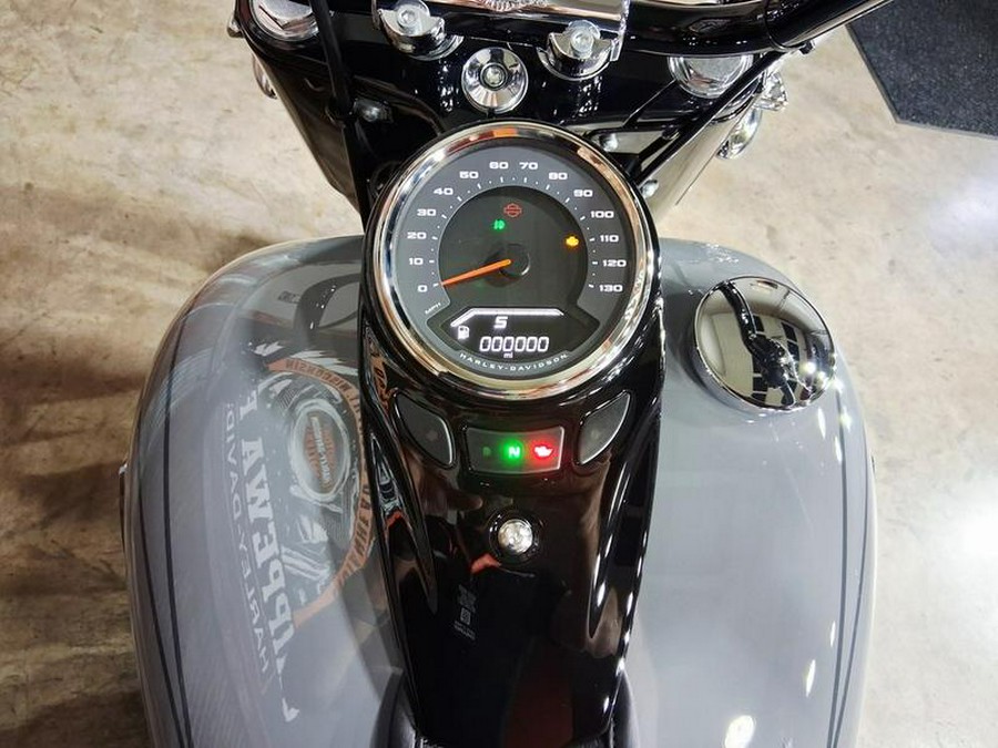 2026 Harley-Davidson® FLHC - Heritage Classic