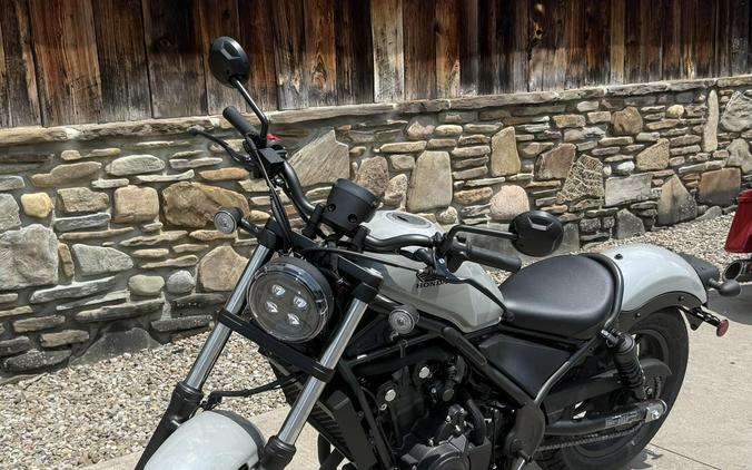 2026 Honda Rebel® 500 Pearl Smoky Gray