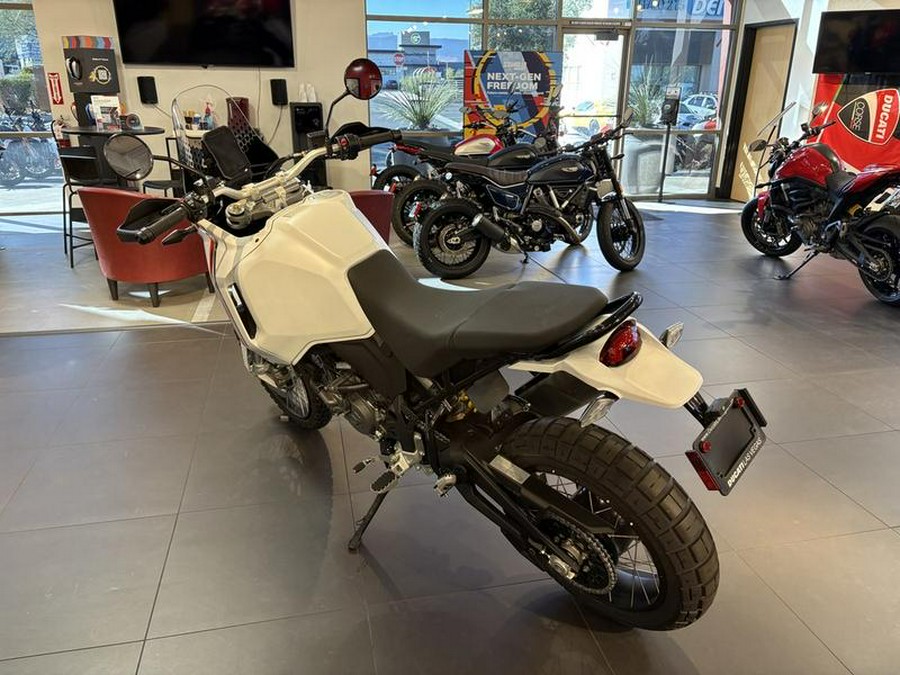 2025 Ducati DesertX